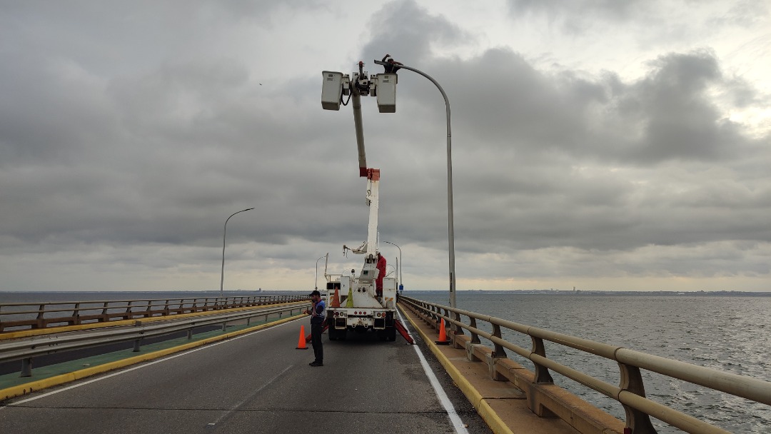 Corpoelec instaló 243 luminarias en el puente sobre el Lago de Maracaibo