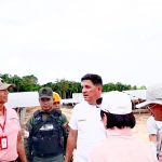 Ministro Márquez supervisa avances de la granja de paneles solares en El Vigía