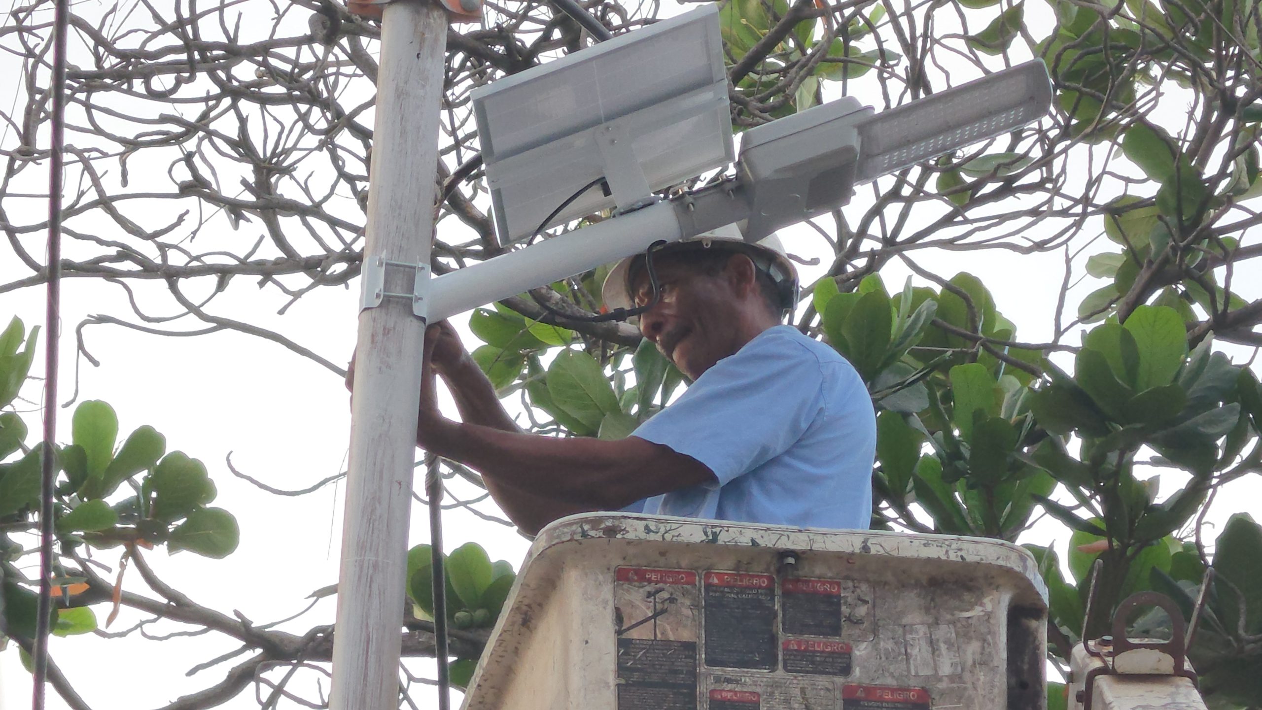 MPPEE avanza en la recuperación del servicio eléctrico en La Guaira