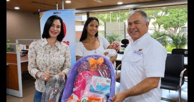 MPPEE entrega más de 70 kits maternos a trabajadores del SEN y comunidades MPPEE entrega más de 70 kits maternos a trabajadores del SEN y comunidades