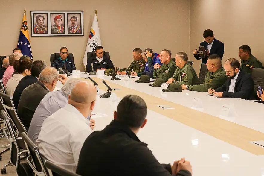 Gobierno Nacional coordina acciones con el sector privado para fortalecer el SEN ante el "Súper Niño" Gobierno Nacional coordina acciones con el sector privado para fortalecer el SEN ante el "Súper Niño"