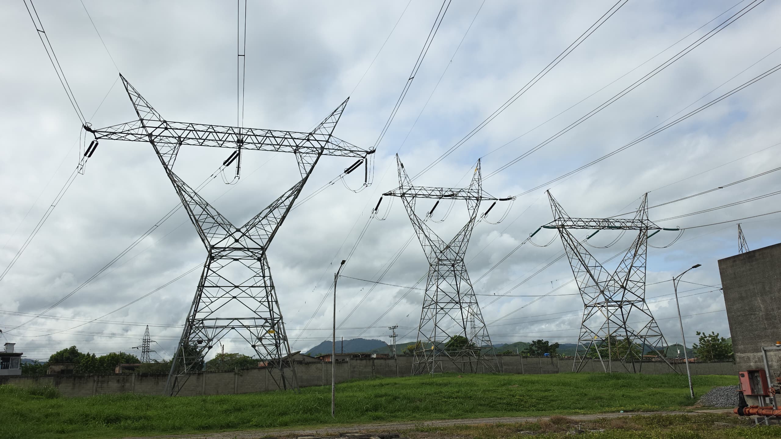 Venezuela registró récord de demanda eléctrica de 15.625 megavatios