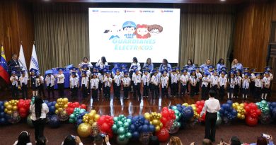 MPPEE celebra graduación de 56 niños de los CEIN “Guardianes Eléctricos” y “Don Luis Zambrano” MPPEE celebra graduación de 56 niños de los CEIN “Guardianes Eléctricos” y “Don Luis Zambrano”
