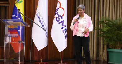 El sector eléctrico se vistió de rosa frente al cáncer de mama El sector eléctrico se vistió de rosa frente al cáncer de mama